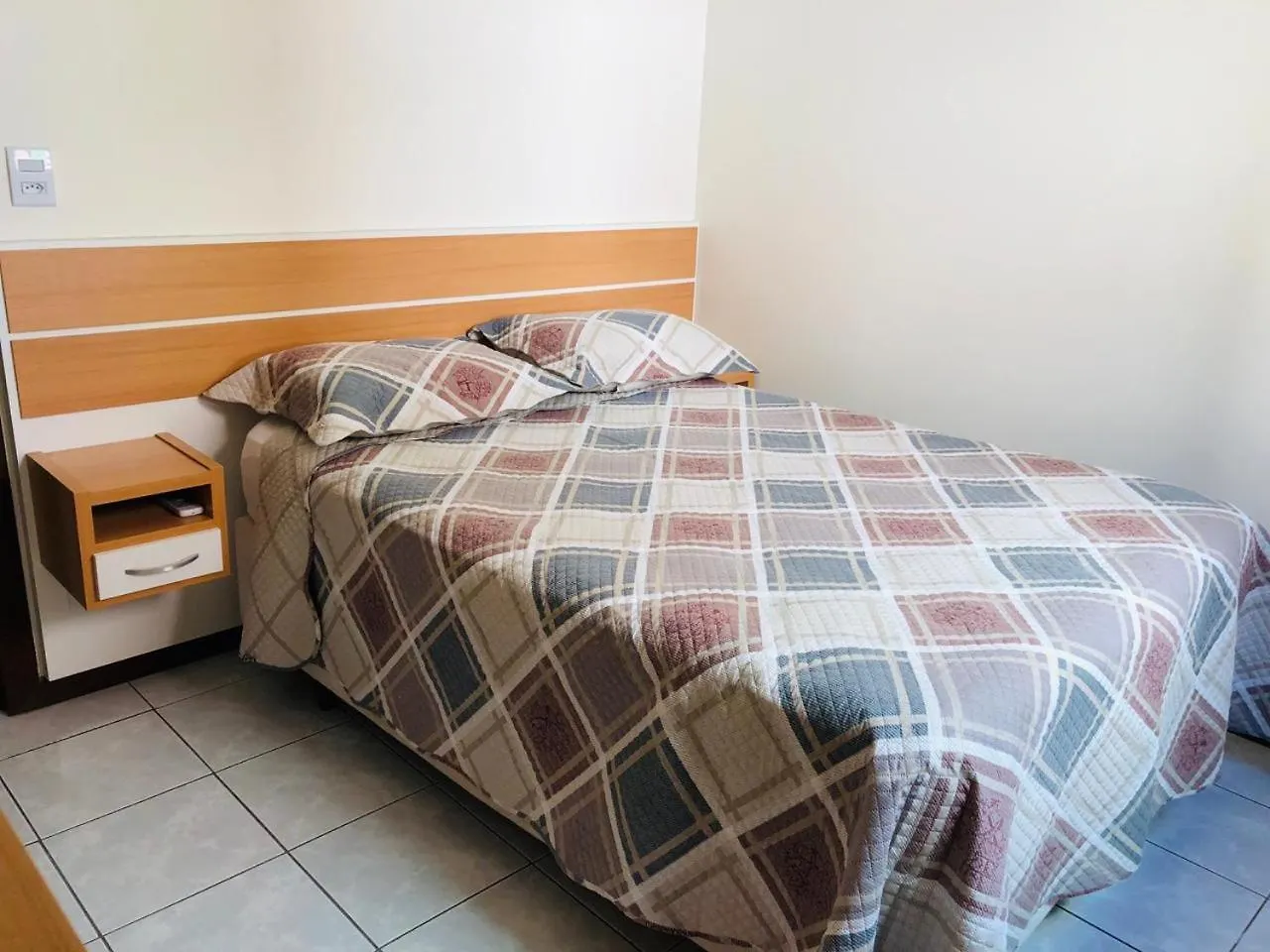 Apto Bombas Ed Guarapari Bombinhas Apartamento